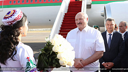 Церемония официальной встречи Александра Лукашенко прошла во Дворце нации в Душанбе