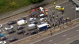 Экоактивисты заблокировали движение по кольцевой автотрассе Лондона