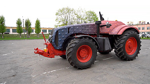 Первый белорусский беспилотный трактор тестируют в Бресте