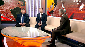 Политолог Алексей Беляев и депутат  Сергей Клишевич обсуждают тезисы Послания