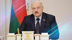 Лукашенко поздравил Мирзиеева с победой на прошедших в Узбекистане досрочных президентских выборах