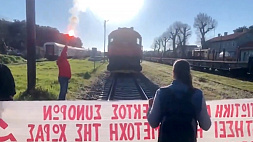 В  Греции коммунисты заставили повернуть назад поезд с танками из США