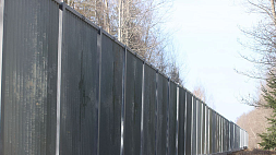 Финляндия начала строительство забора на границе с Россией, сообщает YLE