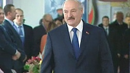Александр Лукашенко проголосовал на участке № 1 города Минска