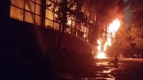 На востоке Москвы вспыхнул пожар, существует вероятность наличия людей внутри здания