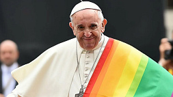 Ватикан разрешил трансгендерам принимать католическое крещение 