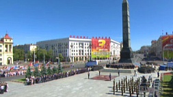 Торжественное возложение венков к монументу Победы