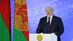 Лукашенко: Прочные духовные опоры помогли белорусам сохранить родной язык, культуру и традиции