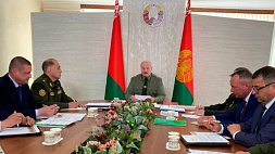 А. Лукашенко в Шклове проводит встречу по вопросам территориальной обороны
