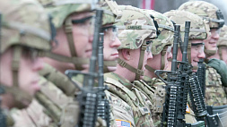 Военные учения в Прибалтике: улицы Риги наводнены солдатами