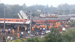Страшная трагедия в Индии - на востоке страны столкнулись пассажирский и товарный поезда, погибли около 300 человек