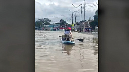 Наводнение в Приморье: на улицах Уссурийска передвигаться теперь можно только на лодках