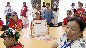 Более 70 школьников из Кыргызстана, Узбекистана и Лаоса отдыхают в детском центре "Зубренок"