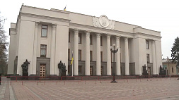 Киевский режим снизил призывной возраст - Зеленский подписал соответствующий закон 