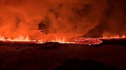 На исландском полуострове Рейкьянес началось извержение вулкана