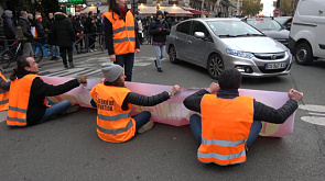 Во Франции бастуют железнодорожники, а экоактивисты требуют утеплить здания 
