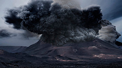Вулкан Эбеко выбросил пепел на высоту 4 км