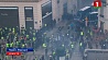 В Париже "желтые жилеты" перешли к действиям и устраивают стычки с полицией 