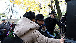 Память погибших в Минском гетто почтили у мемориала жертвам гитлеровского геноцида "Яма"