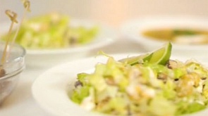 Суп с лесными грибами и вермишелью, салат в летнем стиле, маринованные шампиньоны на "Скорую руку"