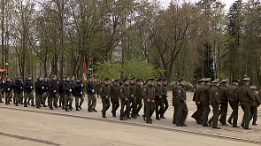 В Беларуси началась отправка призывников в войска 