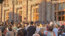 Акция протеста проходит у здания правительства Армении в центре Еревана