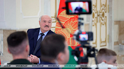 Президент Беларуси рассказал молодежи о своем комсомольском прошлом