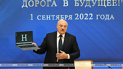 Александр Лукашенко представил новый отечественный компьютер