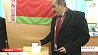 Сергей Гайдукевич проголосовал на избирательном участке в деревне Семково