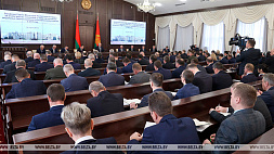 Лукашенко потребовал от правительства восстановить объемы инвестиций в регионах