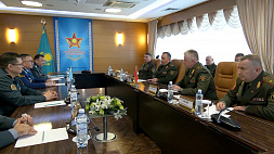 Министры обороны Беларуси и Казахстана провели переговоры в Астане