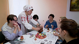 Пасхальные узоры: мастер-классы по росписи яиц от умелиц центрального региона