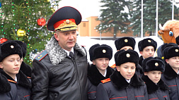 Для будущих милиционеров организовали новогодний праздник "Наши дети"