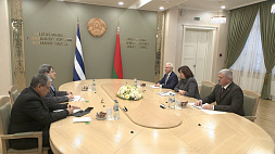 Наталья Кочанова встретилась с послом Кубы в Беларуси