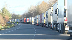Словацкие перевозчики продолжат блокировать въезд фур из Украины как минимум до конца года