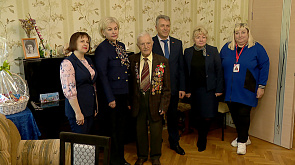 Ирина Костевич накануне Дня Победы поздравила ветерана Великой Отечественной войны