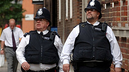 Британские полицейские заказывают брюки размером XXL