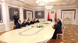 Лукашенко ориентирует новых руководителей: Дайте экономику - все остальное за мной