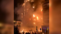 В Турции после удара молнии сгорел бизнес-центр