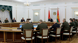 Лукашенко - силовому блоку: Извлекать уроки из того, что происходит по периметру Беларуси