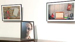 Выставка с яркими снимками открылась в музее Янки Купалы в Минске