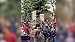 В Хмельницком радикалы пытаются захватить собор