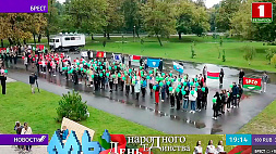Песенный флешмоб "Мы едины" в преддверии Дня народного единства устроили в Бресте 