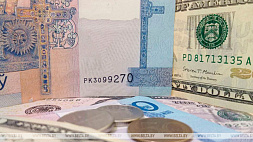 Лукашенко: Придет время - и люди откажутся от этого доллара