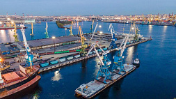 Лукашенко заявил о желании переориентировать на порты Санкт-Петербурга около 20 млн т грузов