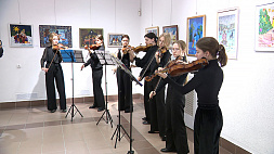 Работы воспитанников детских школ искусств и творчество юных музыкантов объединила выставка в Минске