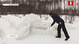 Мастер-самоучка создает настоящие произведения искусства из обычного снега