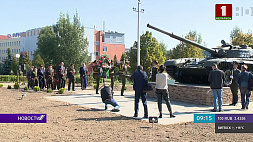 Новый памятник открыли в Новогрудке - на постаменте установили танк Т-72