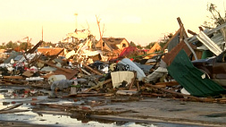 На Техас обрушился разрушительный торнадо, а в Арканзасе - град размером с теннисный мяч