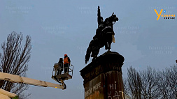 В Киеве сносят памятник Николаю Щорсу